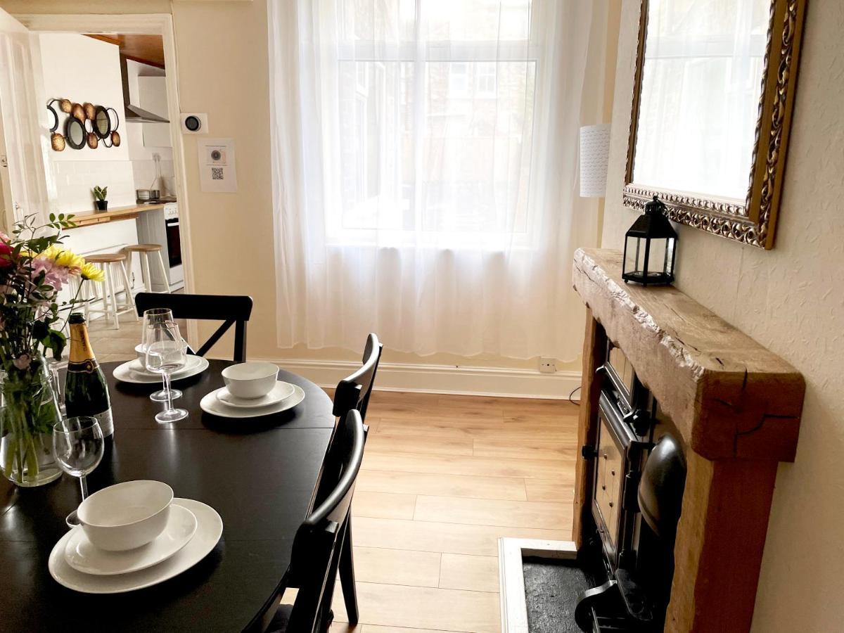 The Neville - Quaint Victorian With Free Parking Apartment *