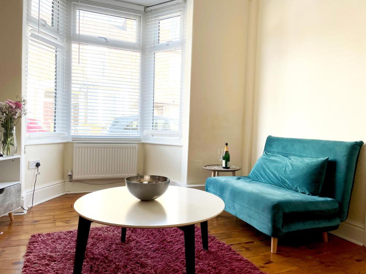 The Neville - Quaint Victorian With Free Parking Apartment York